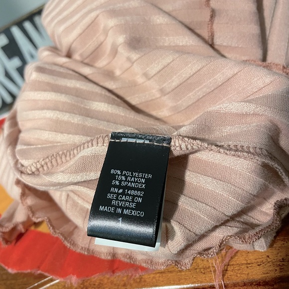 Women’s Torrid NWT Square Neckline Crop Longsleeve ( Torrid 1 ) - Picture 4 of 4